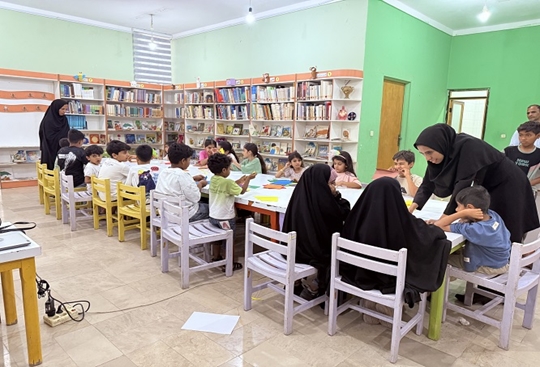 تعدادی از دانش آموز بازمانده مدرسه شجره طیبه میهمان مرکزمیناب شدند